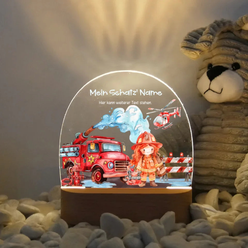 Personalisiertes-Nachtlicht-mit-eigenem-Text-und-feuerwehr-frau-Motiv-Licht-an-16,5x14,8x6cm