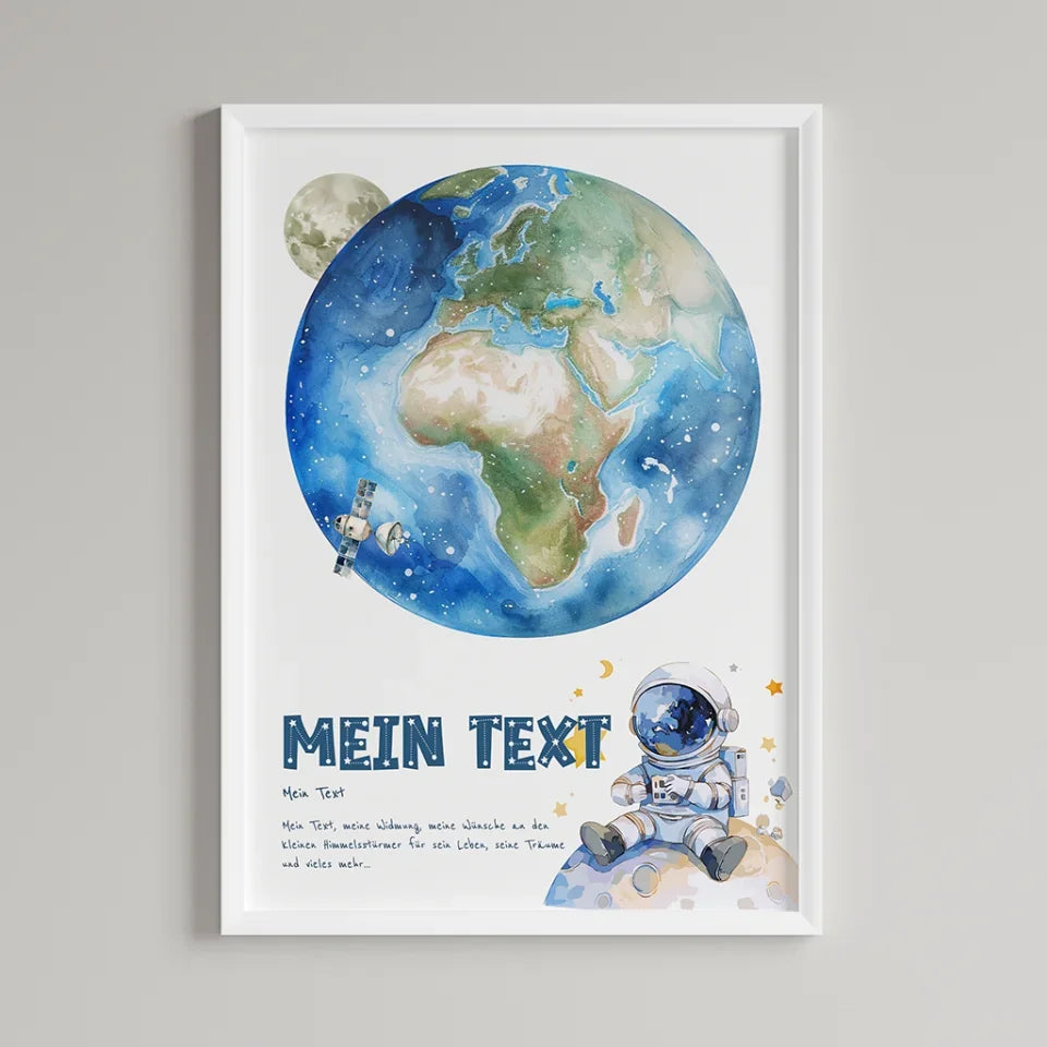 Personalisiertes-Kinderposter-mit-eigenem-Text-und-Astronauten-Motiv-Hochformat-im-weißen-Holzrahmen