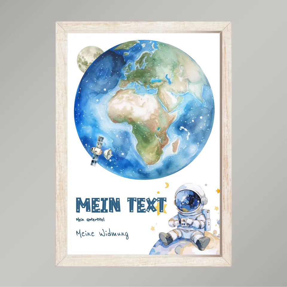 Personalisiertes-Kinderposter-mit-eigenem-Text-und-Astronauten-Motiv-21x30cm-Hochformat-im-beigen-Holzrahmen