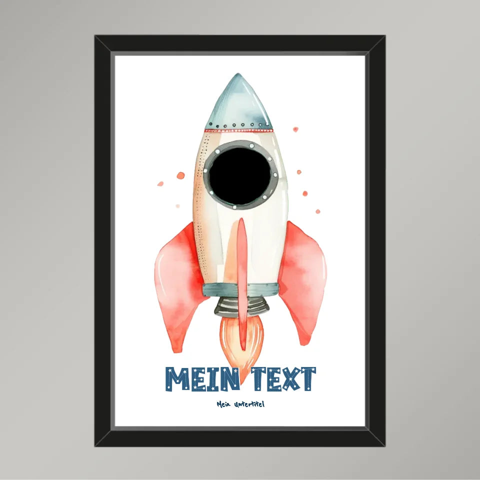 Personalisiertes-Kinderposter-mit-eigenem-Text-und-Foto-im-Raketen-Motiv-21x30cm-Hochformat-im-Holzrahmen-schwarz