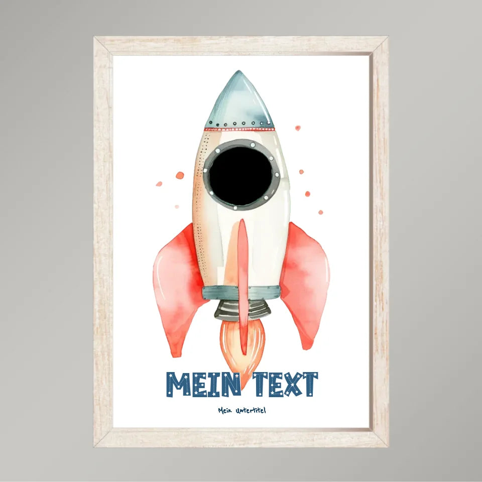 Personalisiertes-Kinderposter-mit-eigenem-Text-und-Foto-im-Raketen-Motiv-21x30cm-Hochformat-im-Holzrahmen-natur