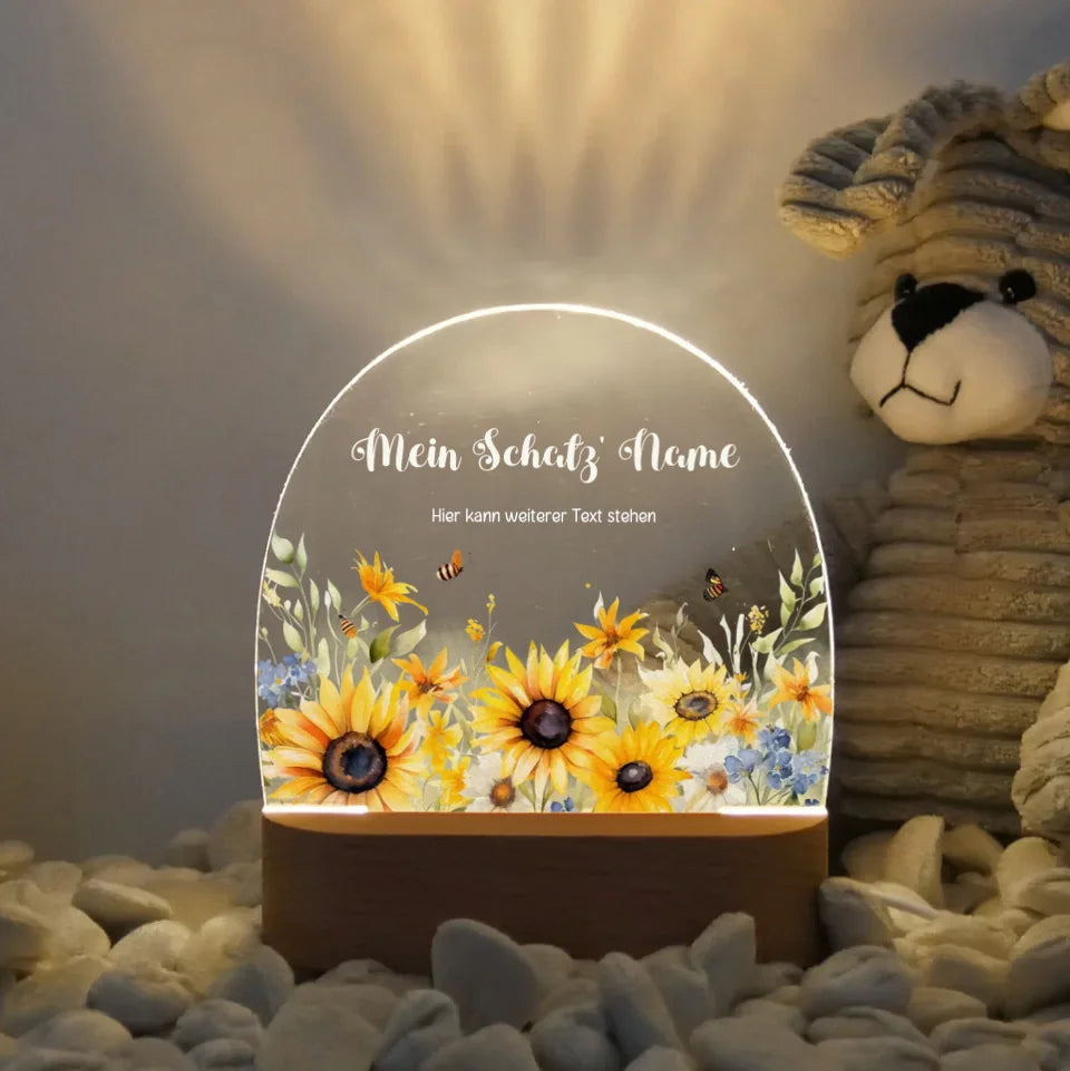Personalisiertes-Nachtlicht-mit-eigenem-Text-und-sonnenblumen-Motiv-Licht-an-16,5x14,8x6cm