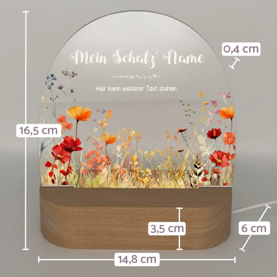 Personalisiertes-Nachtlicht-mit-Name-und-blumenwiese-rot-motiv-mit-Massangaben-16,5x14,8x6cm