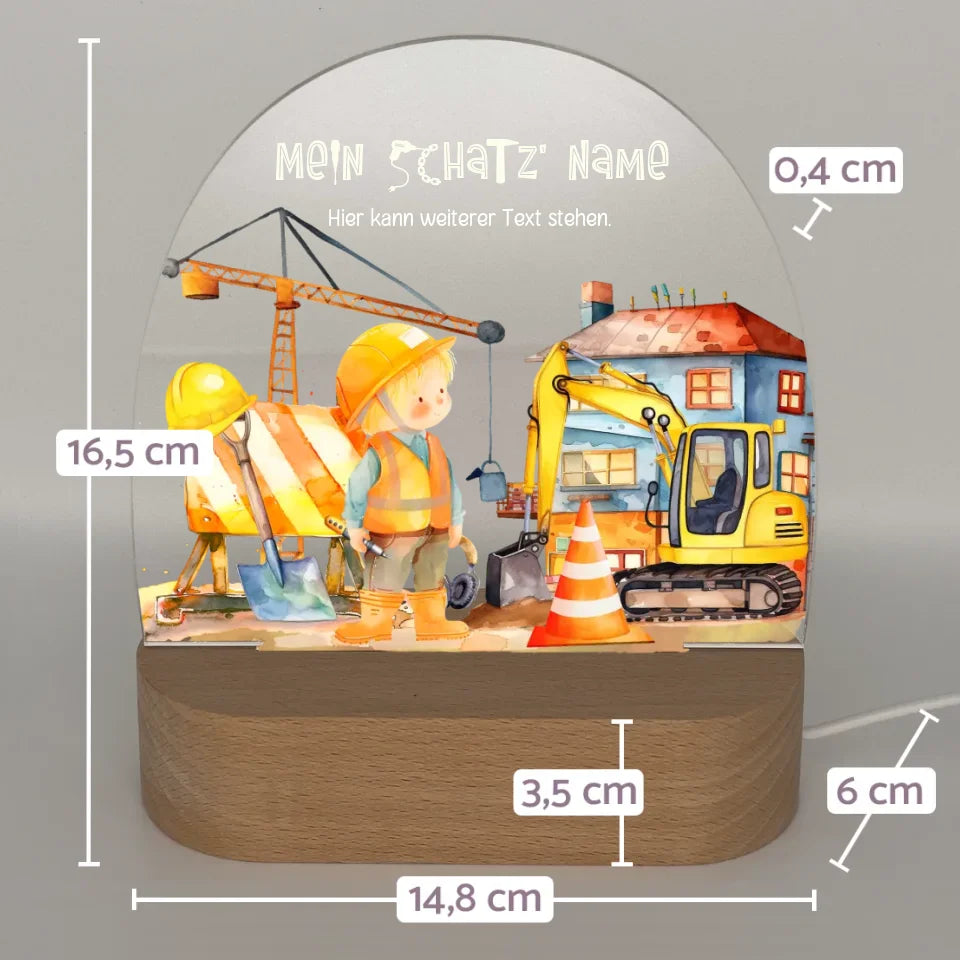 Personalisiertes-Nachtlicht-mit-Name-und-Baustellen-Motiv-mit-kleinem-Bauarbeiter-mit-Massangaben-16,5x14,8x6cm