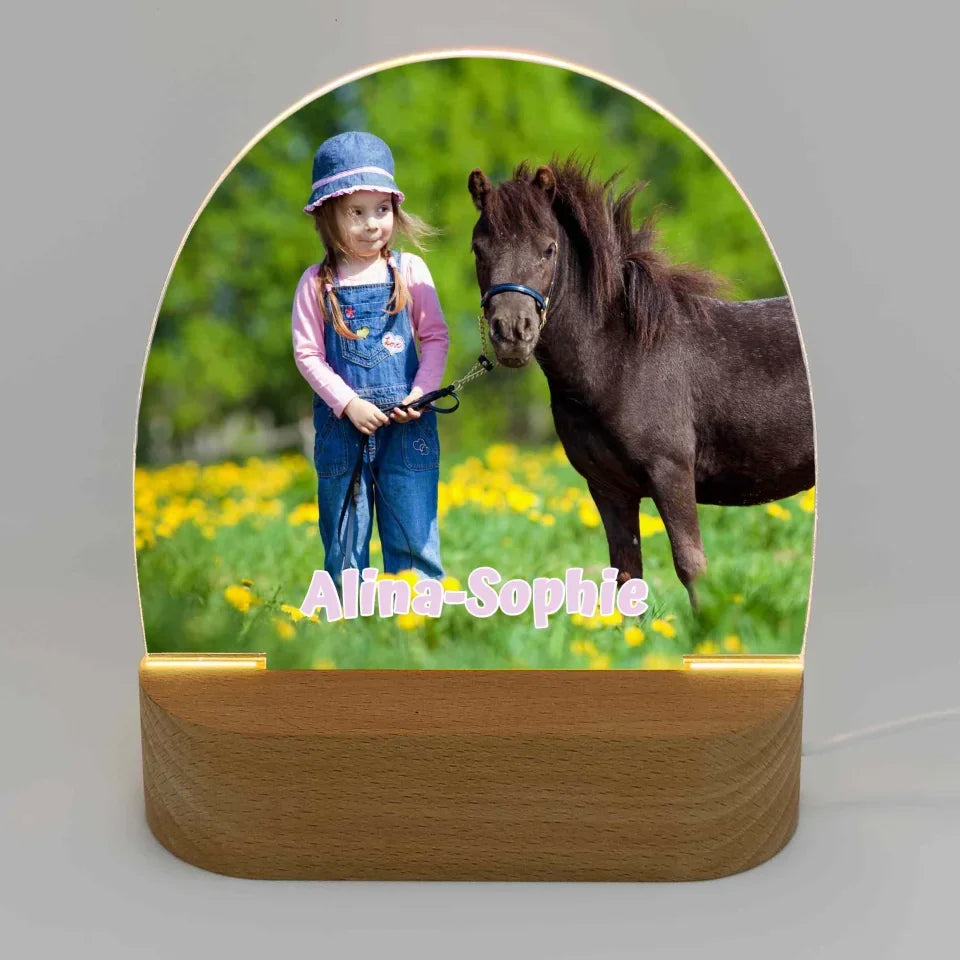 Personalisiertes-Nachtlicht-mit-name-und-Foto-von-maedchen-mit-pony-Motiv-16,5x14,8x6cm